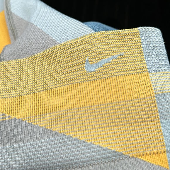 The Nike Sculpt Lux tight fit - Picture 4 of 5